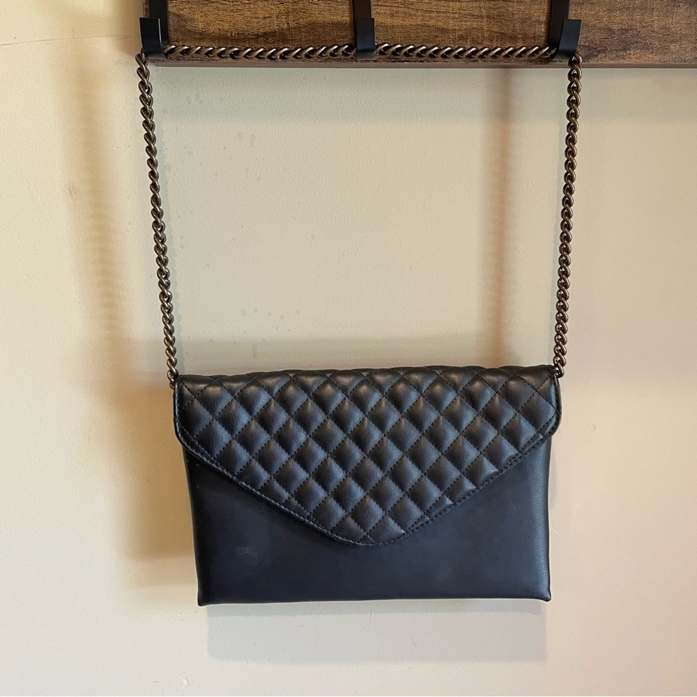 Elegant Black Quilted Chain Bag